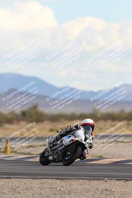 media/Nov-16-2025-Race Pace (Sun) [[8c5fa54630]]/Non Verified Riders (1st 20 Minutes)/5-Turn 15 (110pm)/